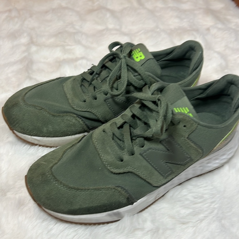 New Balance Women’s Fresh Foam - Picture 2 of 7